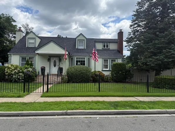 (undisclosed Address), Uniondale, NY 11553