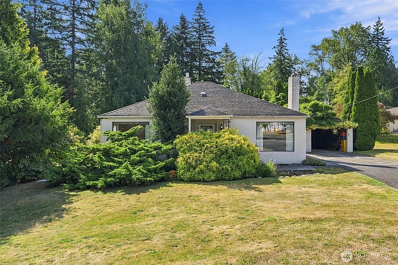 5th image of 3225 McLeod Road