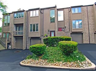 202 Pine Ct, Pittsburgh, PA