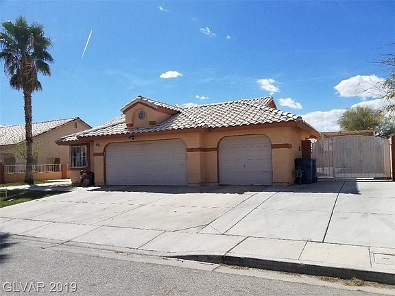 3rd image of 1135 Pikes Peak Ct