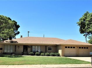 1505 S Terry Dr, Slaton, TX 79364