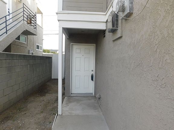 3rd image of 7811 Alhambra Dr APT B