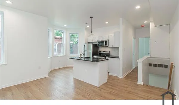 2225 W Lehigh Ave