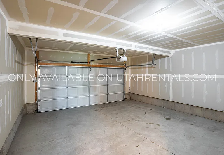 161 N 1275 W — Photo 11