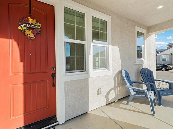 4th image of 379 Hibiscus Street