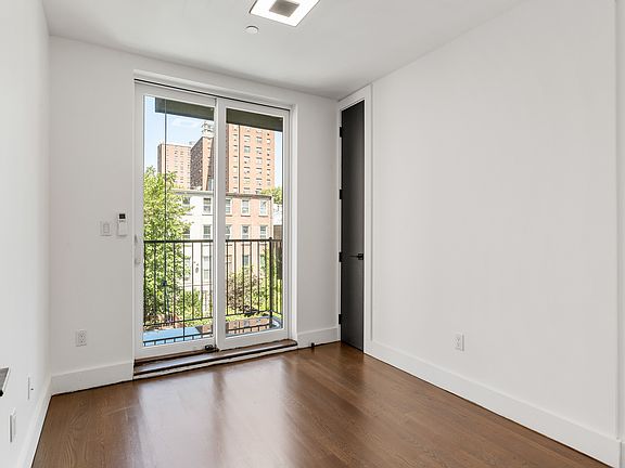 4th image of 55 Clifton Pl #4B