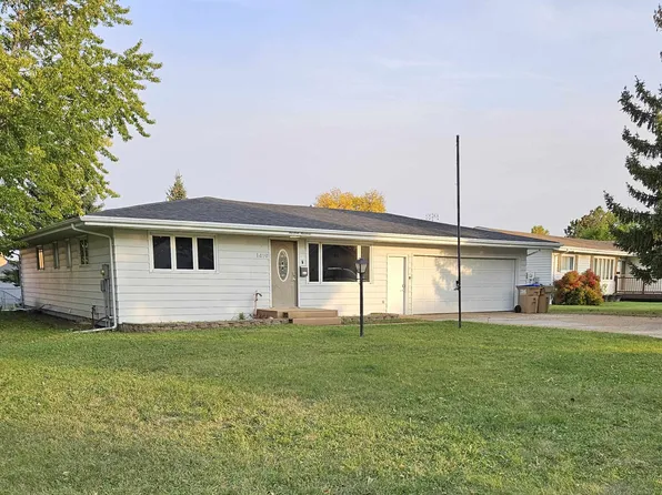 1419 2nd St SE, Minot, ND 58701