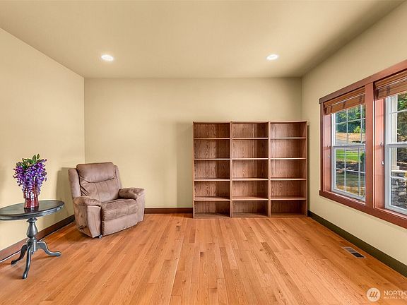 4th image of 8634 Fox Ridge Lane SE
