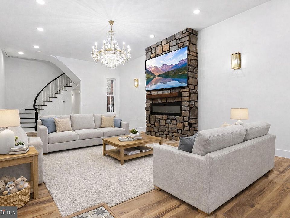 1st image of 324 Reed St