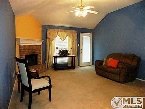 5th image of 126 Logan Ln
