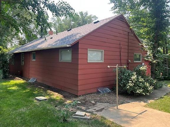 2nd image of 520 Edgar St