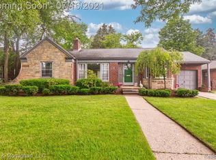 1151 Cadieux Rd, Grosse Pointe Park, MI 48230