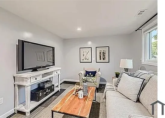 3 bed, 1400 sqft, $2,900 — Photo 1