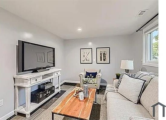 1st image of 8607 S Maplebrook Cir