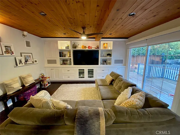 518 Westminster Ave — Photo 11