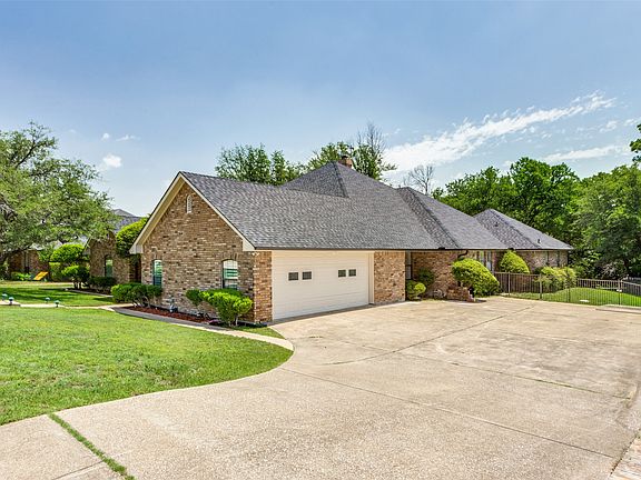 2nd image of 11905 Blue Creek Dr