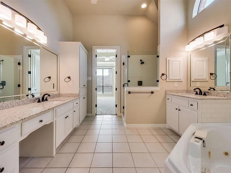 1433 Montgomery Ln — Photo 11