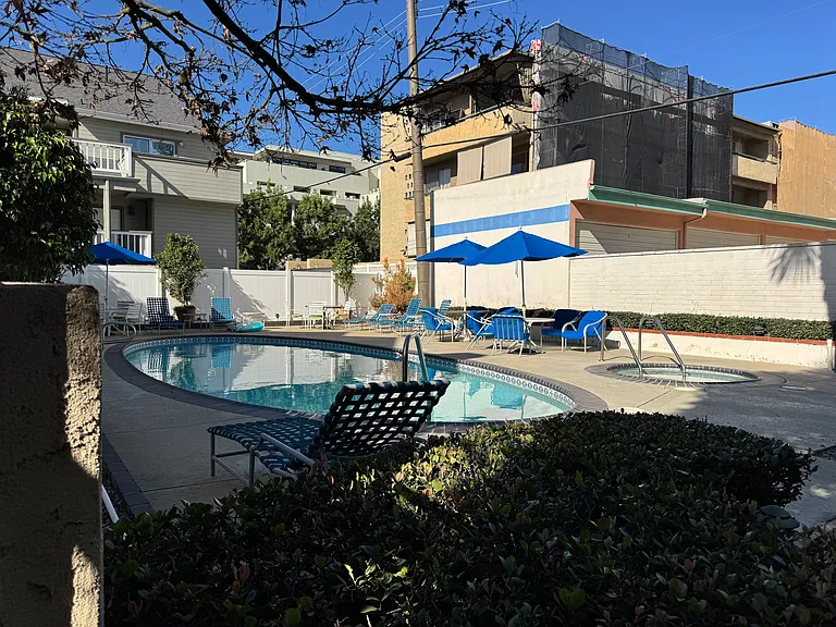 985 E California Blvd — Photo 11