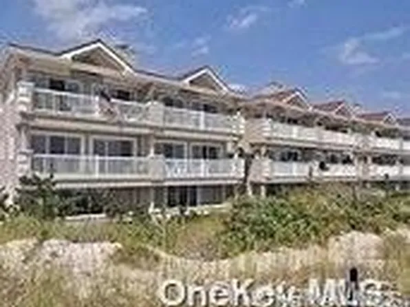 1051 Oceanfront St, Long Beach, NY