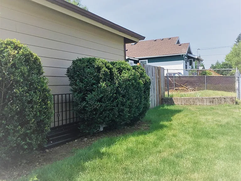 Claybourne Terrace — Photo 3