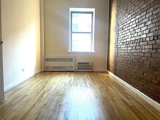 Rented by Oxford Property Group | media 11