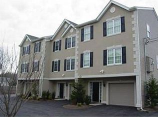 4695 N Main St APT 1, Fall River, MA 02720