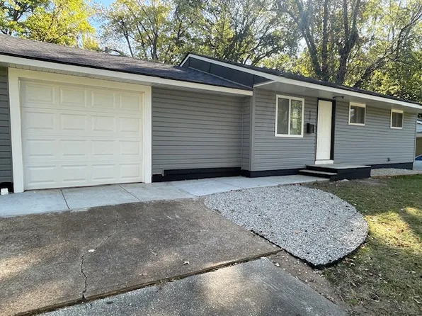 130 Ben Nevis Rd, Saint Louis, MO 63137