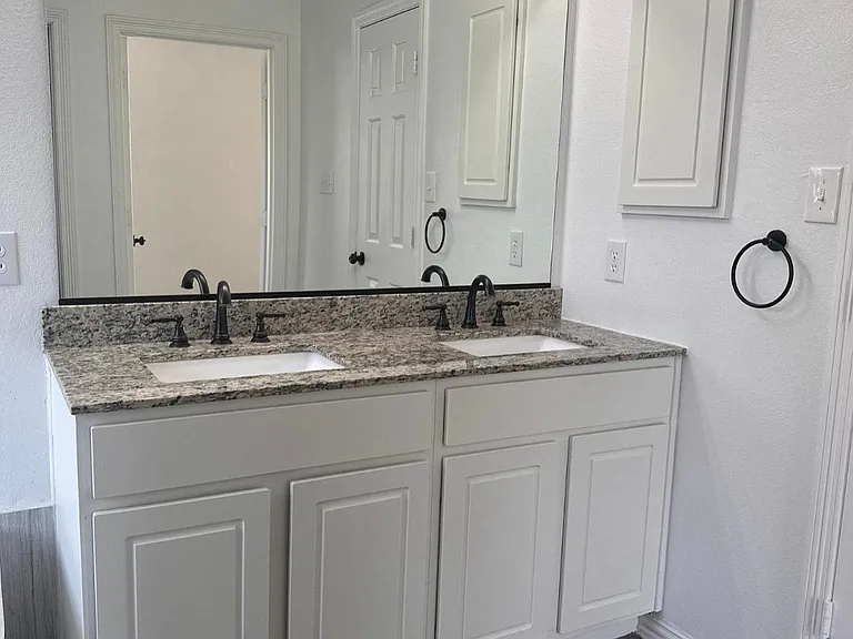 6009 Stone Trace Ln — Photo 10
