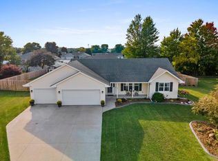 533 Willow Creek Rd, Oconto Falls, WI 54154