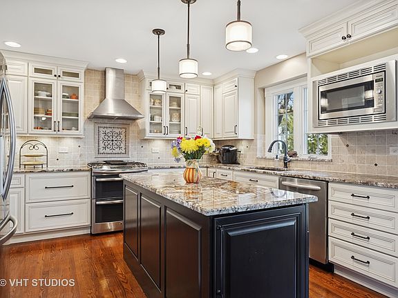 5th image of 21322 W Williamsburg Ct