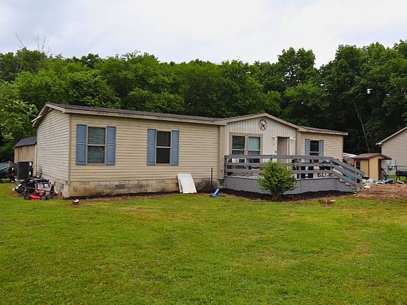 3rd image of 25 Winding Hills Ln