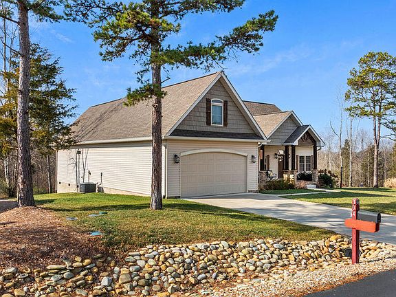 3rd image of 304 Elokwa Ln