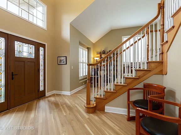 2nd image of 801 W Thornwood Dr