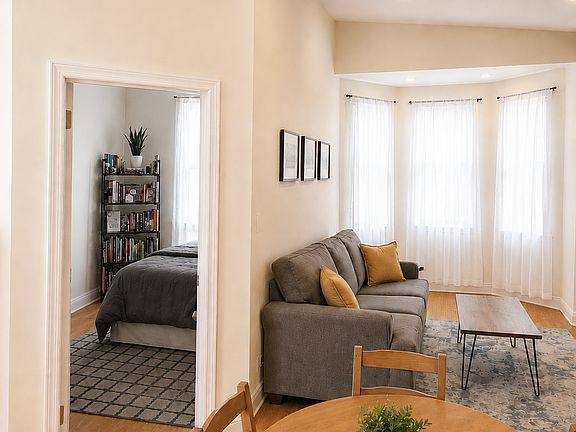 5th image of 244 Whiton St Floor 2