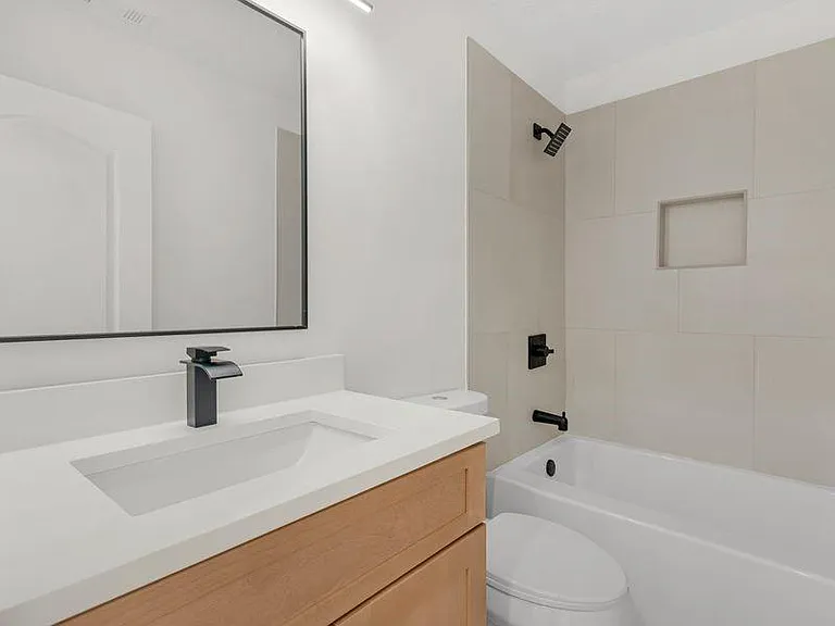 6060 Winston Trce — Photo 24