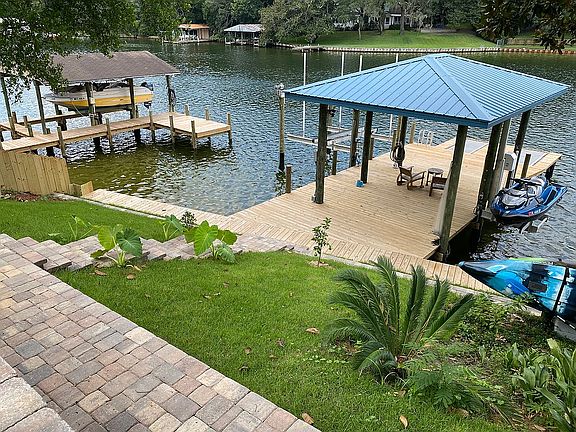 3rd image of 961 Zachary Ln