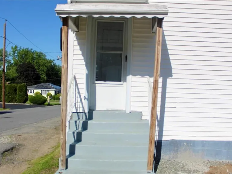 204 Lewis St — Photo 7