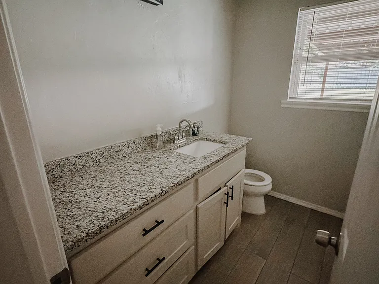 6336 N Hammond Ave — Photo 12