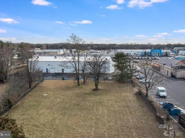 2 South Ave, Lumberton, NJ 08048