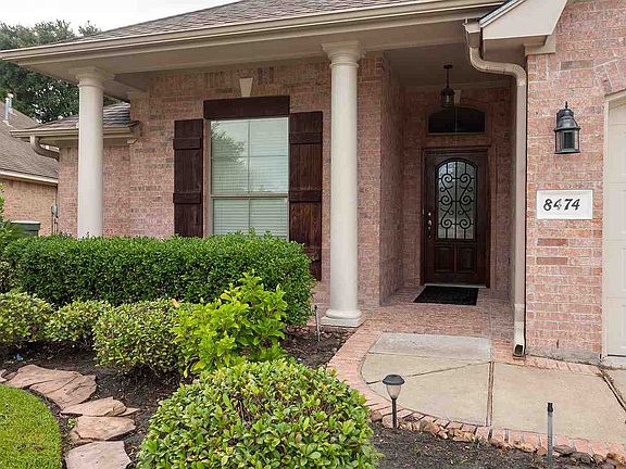 3rd image of 8474 Oak Meadow Dr