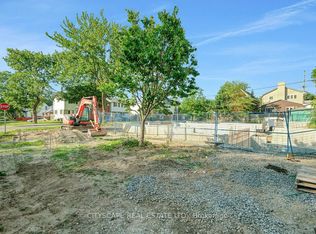 551 Edison Ave, Ottawa, ON K2A 1V5