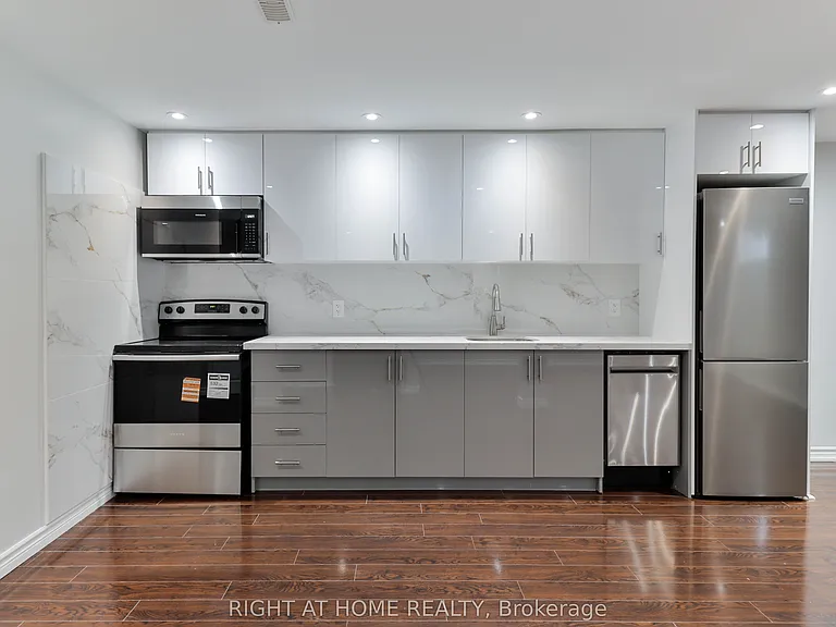 186 Cosgrove Dr #BASEMENT — Photo 1