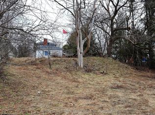 2478 Cleroux Cres, Ottawa, ON K1W 1A3