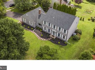 172 Hartford Ln, Newtown, PA 18940