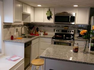 28 Claremont Ter APT 1, Swampscott, MA 01907