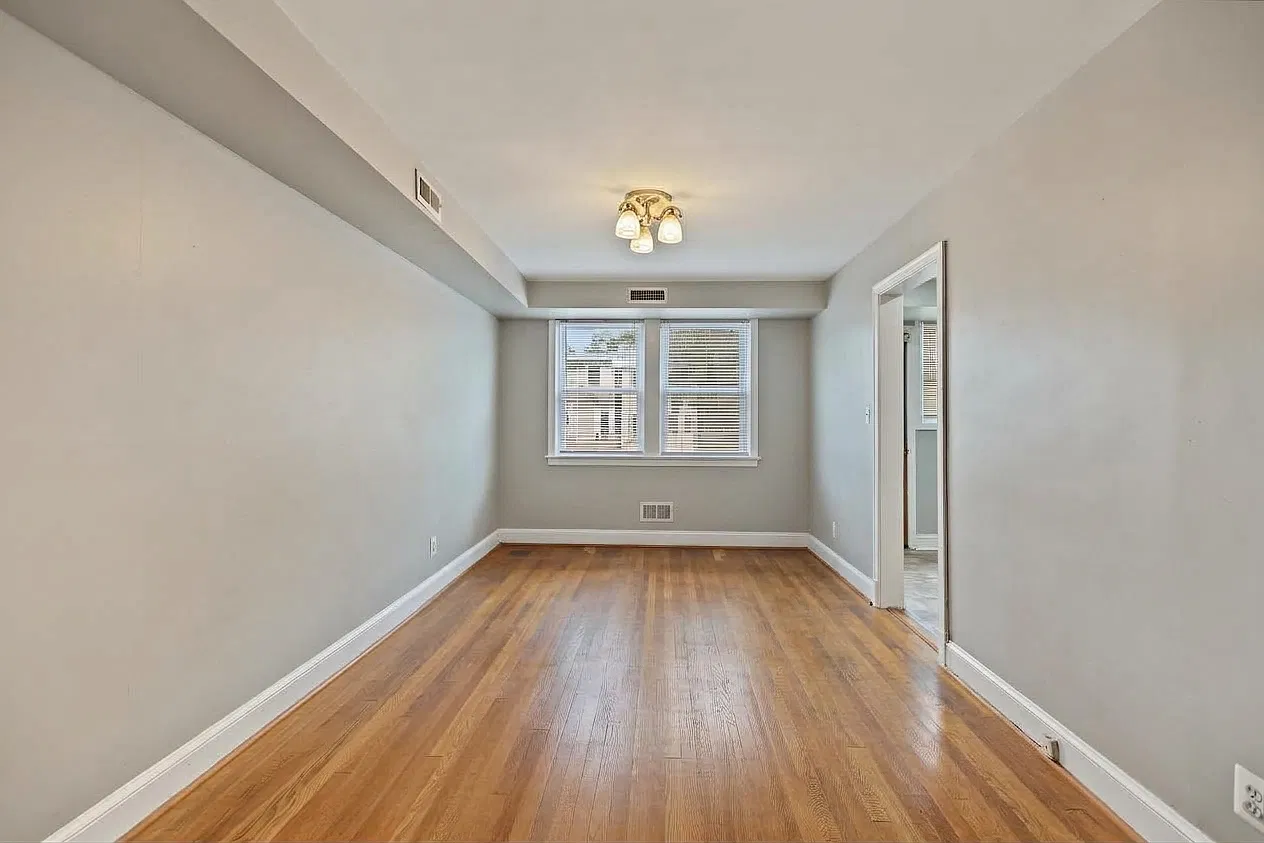 5 bed, 2875 sqft, $6,400 — Photo 1