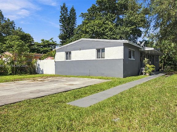 3rd image of 6351 Hayes St