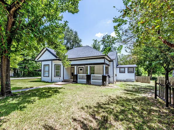 522 E Morris St, Madisonville, TX 77864