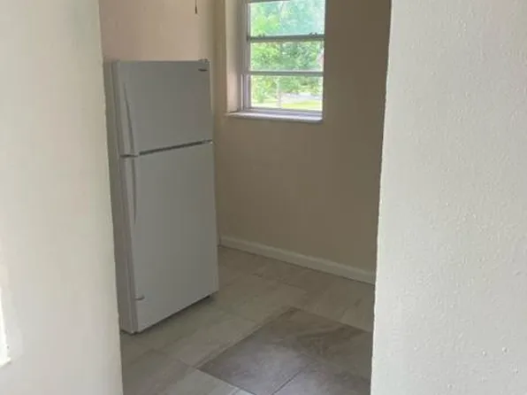 111 S Sycamore St APT 206, Centralia, IL 62801