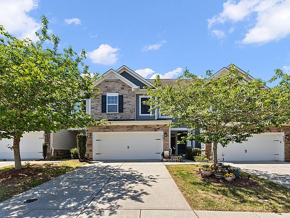 2nd image of 621 Mountain Pine Dr